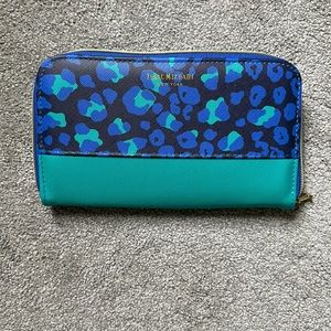 NWOT Isaac Mizrahi make up bag with brushes